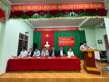 Kinh tế - Chính trị