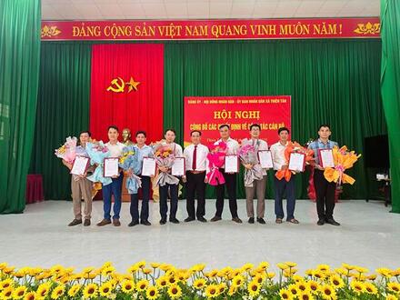 Kinh tế - Chính trị